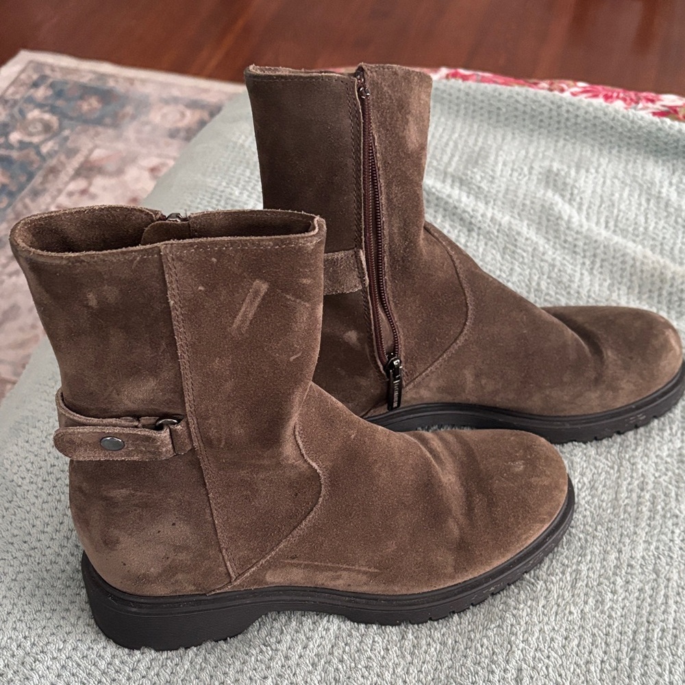 La CANADIENNE Lexa Brown Suede Ankle Boots
